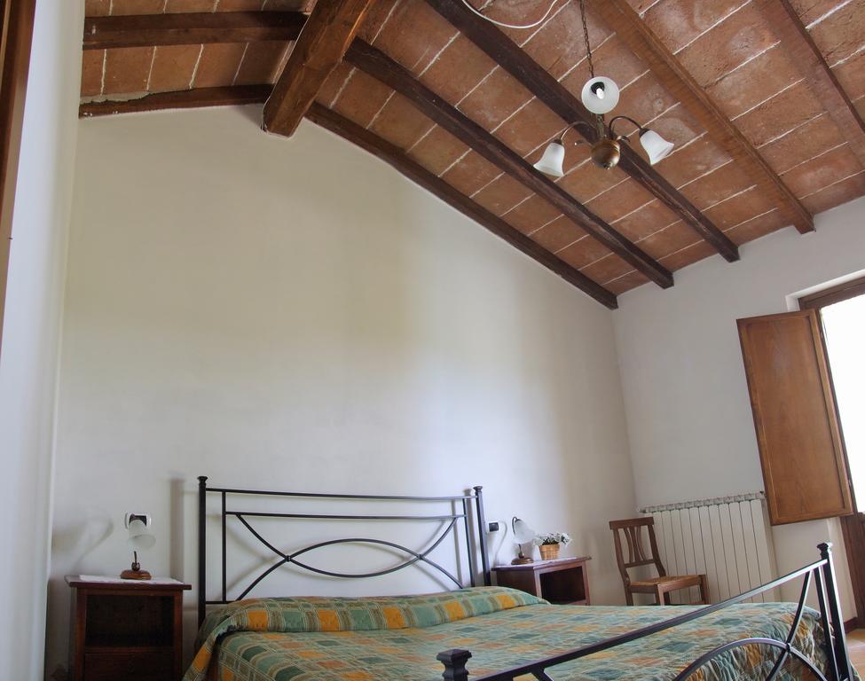 Agriturismo Casella Del Piano Gubbio Zimmer foto